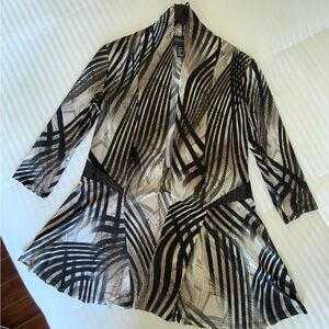 Frank Lyman Design Black and Cream Patterned Blazer size 4.